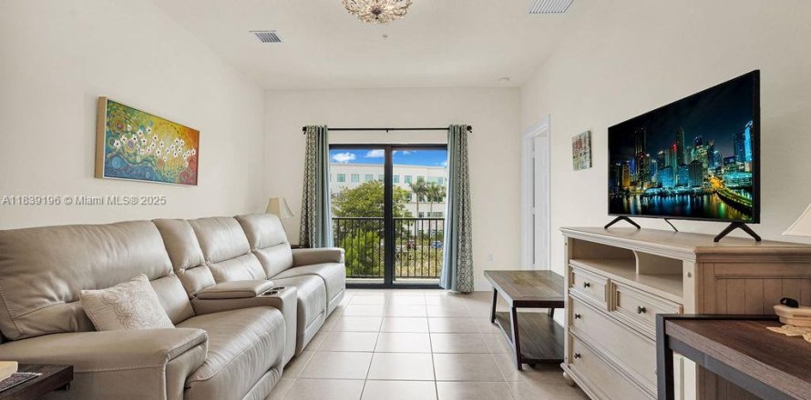 Condominio en Doral, Florida, 1 dormitorio  № 1827612