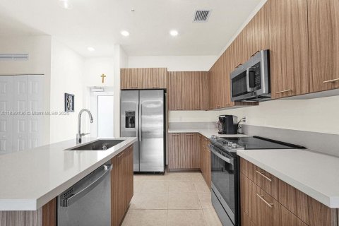 Condominio en alquiler en Doral, Florida, 1 dormitorio, 68.56 m2 № 1827612 - foto 5