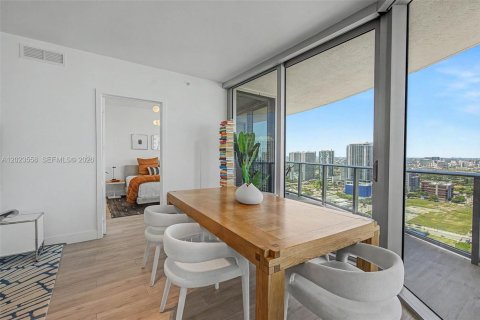 Condominio en venta en Miami, Florida, 2 dormitorios, 109.44 m2 № 2146061 - foto 4