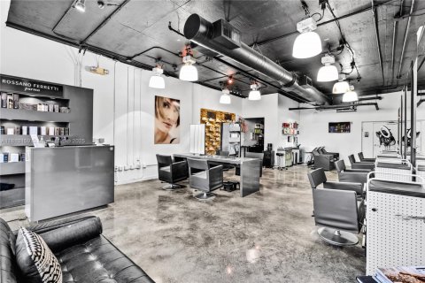 Propiedad comercial en venta en Miami Beach, Florida № 1959789 - foto 3