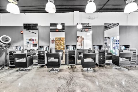 Propiedad comercial en venta en Miami Beach, Florida № 1959789 - foto 5