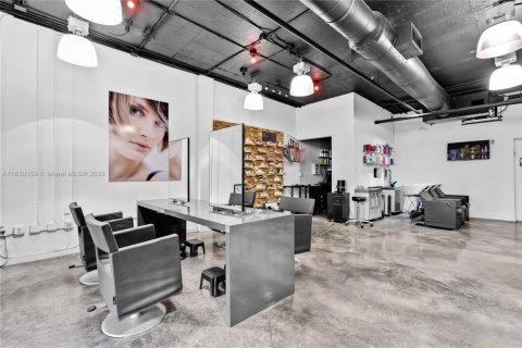Propiedad comercial en venta en Miami Beach, Florida № 1959789 - foto 4