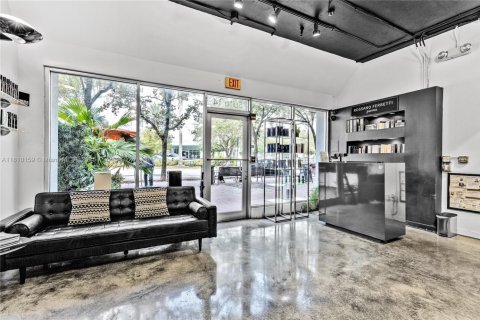 Propiedad comercial en venta en Miami Beach, Florida № 1959789 - foto 2