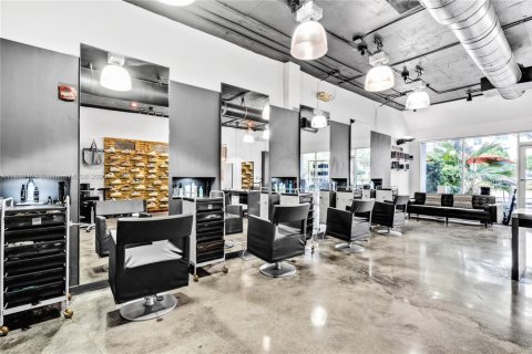 Propiedad comercial en venta en Miami Beach, Florida № 1959789 - foto 8