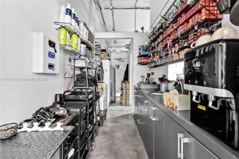 Propiedad comercial en venta en Miami Beach, Florida № 1959789 - foto 14