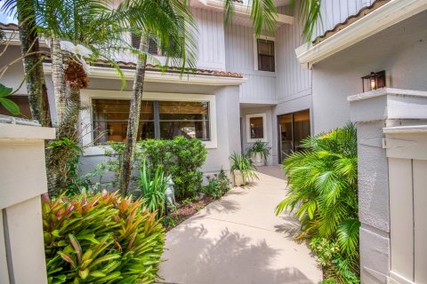 Touwnhouse à vendre à Palm Beach Gardens, Floride: 3 chambres, 188.13 m2 № 2260993 - photo 2