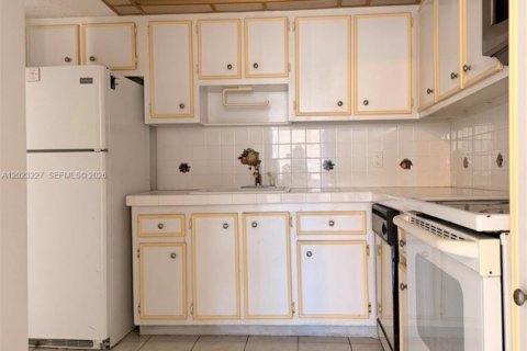 Copropriété à louer à North Miami Beach, Floride: 1 chambre, 73.39 m2 № 2085263 - photo 2