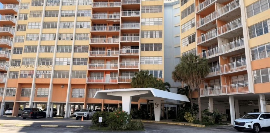 Condo à North Miami Beach, Floride, 1 chambre  № 2085263