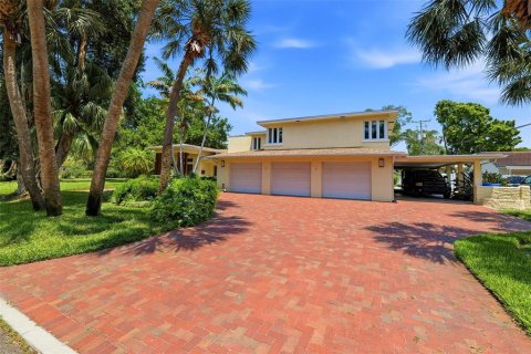 Villa ou maison à vendre à Saint Petersburg, Floride: 4 chambres, 356.37 m2 № 2113847 - photo 4