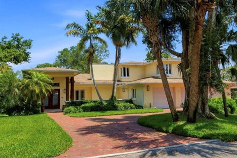 Villa ou maison à Saint Petersburg, Floride 4 chambres, 356.37 m2 № 2113847