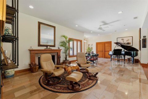 Villa ou maison à vendre à Saint Petersburg, Floride: 4 chambres, 356.37 m2 № 2113847 - photo 8