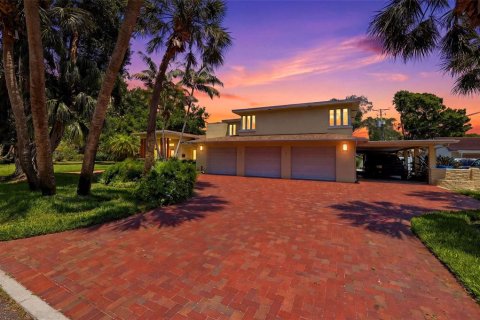 Villa ou maison à vendre à Saint Petersburg, Floride: 4 chambres, 356.37 m2 № 2113847 - photo 5