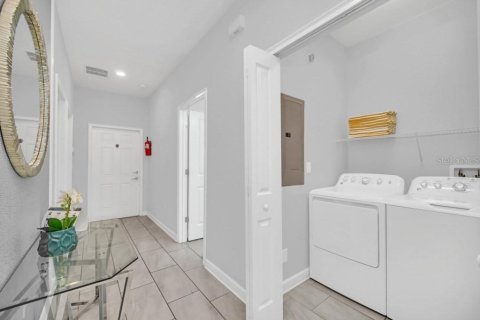 Townhouse in Davenport, Florida 5 bedrooms, 192.49 sq.m. № 1511592 - photo 24