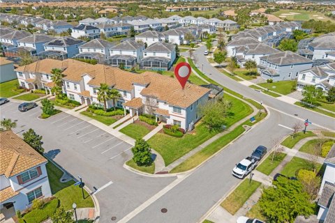 Townhouse in Davenport, Florida 5 bedrooms, 192.49 sq.m. № 1511592 - photo 2