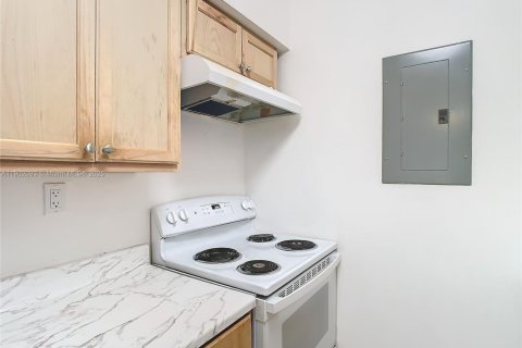 Condo in Winter Park, Florida, 1 bedroom № 2054500 - photo 10