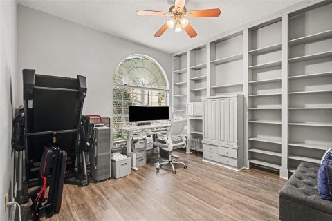 House in Oviedo, Florida 5 bedrooms, 352.1 sq.m. № 2423726 - photo 7