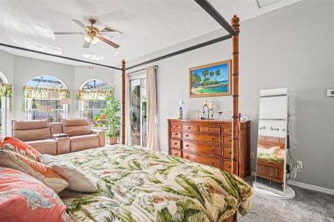 House in Oviedo, Florida 5 bedrooms, 352.1 sq.m. № 2423726 - photo 23
