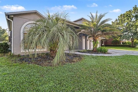 House in Oviedo, Florida 5 bedrooms, 352.1 sq.m. № 2423726 - photo 5