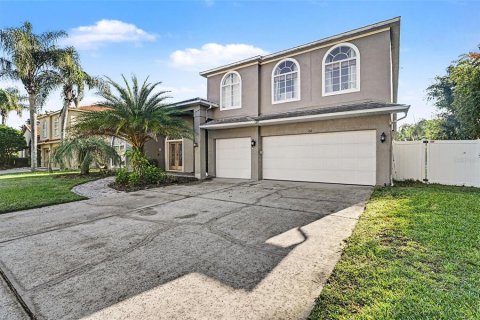 House in Oviedo, Florida 5 bedrooms, 352.1 sq.m. № 2423726 - photo 4