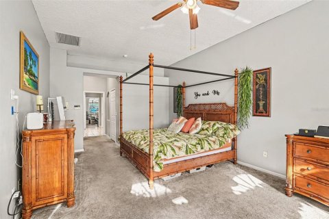 House in Oviedo, Florida 5 bedrooms, 352.1 sq.m. № 2423726 - photo 21