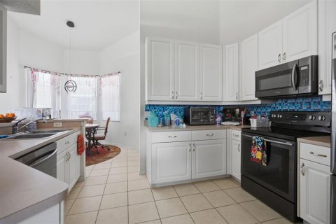 House in Brooksville, Florida 3 bedrooms, 158.68 sq.m. № 2216087 - photo 3