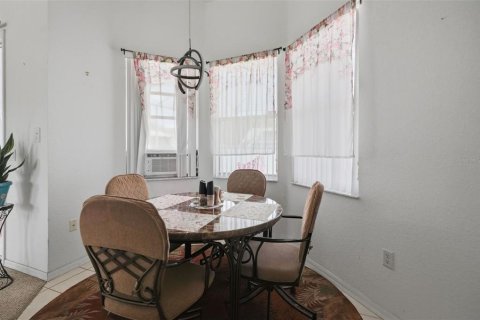 House in Brooksville, Florida 3 bedrooms, 158.68 sq.m. № 2216087 - photo 5
