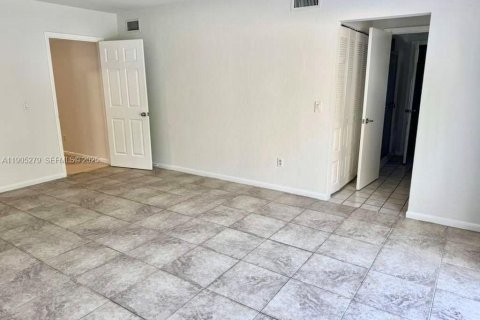 Casa en venta en Port St. Lucie, Florida, 3 dormitorios, 137.03 m2 № 1976305 - foto 16