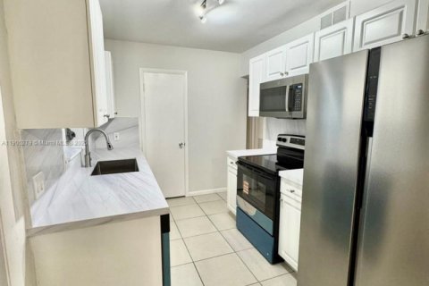 Casa en venta en Port St. Lucie, Florida, 3 dormitorios, 137.03 m2 № 1976305 - foto 5