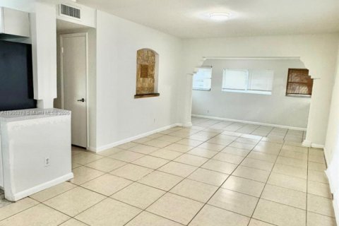 Casa en venta en Port St. Lucie, Florida, 3 dormitorios, 137.03 m2 № 1976305 - foto 6