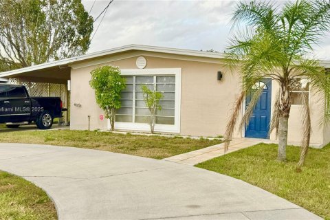 Casa en venta en Port St. Lucie, Florida, 3 dormitorios, 137.03 m2 № 1976305 - foto 1