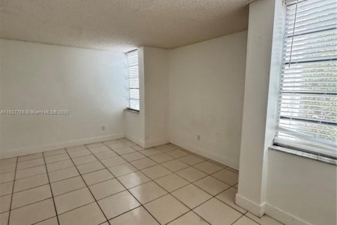 Copropriété à vendre à North Miami, Floride: 1 chambre, 72.37 m2 № 1799107 - photo 14