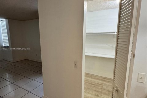 Copropriété à vendre à North Miami, Floride: 1 chambre, 72.37 m2 № 1799107 - photo 17