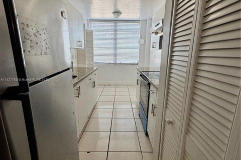 Copropriété à vendre à North Miami, Floride: 1 chambre, 72.37 m2 № 1799107 - photo 13