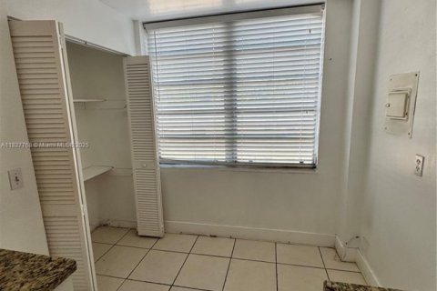 Copropriété à vendre à North Miami, Floride: 1 chambre, 72.37 m2 № 1799107 - photo 7