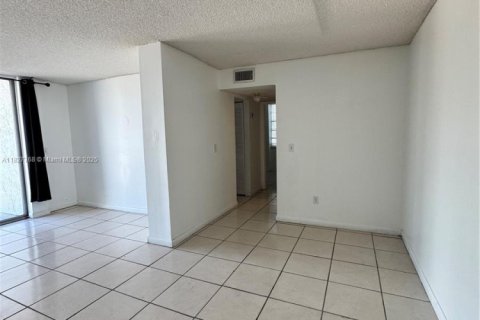 Copropriété à vendre à North Miami, Floride: 1 chambre, 72.37 m2 № 1799107 - photo 1