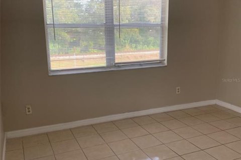 Commercial property in Tampa, Florida 6 bedrooms, 161.28 sq.m. № 2371463 - photo 12