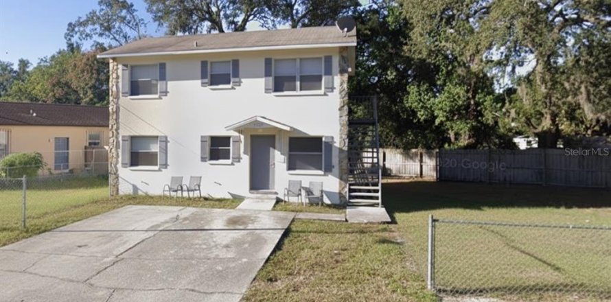 Commercial property in Tampa, Florida 6 bedrooms, 161.28 sq.m. № 2371463