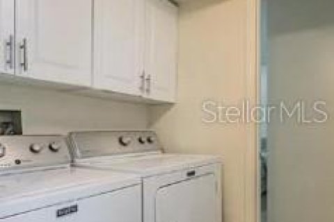 Commercial property in Tampa, Florida 6 bedrooms, 161.28 sq.m. № 2371463 - photo 8