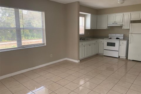 Commercial property in Tampa, Florida 6 bedrooms, 161.28 sq.m. № 2371463 - photo 7