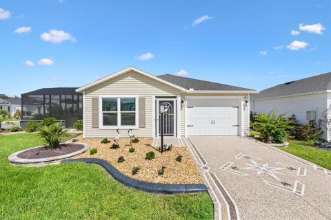 House in The Villages, Florida 2 bedrooms, 91.69 sq.m. № 2366536
