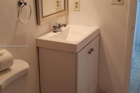 Copropriété à vendre à West Palm Beach, Floride: 2 chambres, 105.26 m2 № 2014587 - photo 15