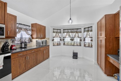 Casa en venta en Miramar, Florida, 4 dormitorios, 220.92 m2 № 2275075 - foto 18