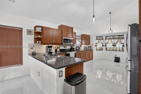 Casa en venta en Miramar, Florida, 4 dormitorios, 220.92 m2 № 2275075 - foto 17