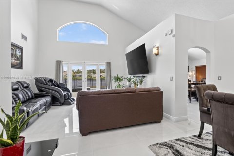 Casa en venta en Miramar, Florida, 4 dormitorios, 220.92 m2 № 2275075 - foto 9