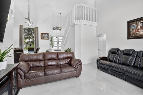 Casa en venta en Miramar, Florida, 4 dormitorios, 220.92 m2 № 2275075 - foto 10