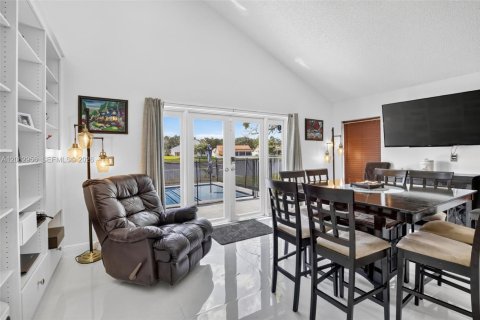 Casa en venta en Miramar, Florida, 4 dormitorios, 220.92 m2 № 2275075 - foto 13