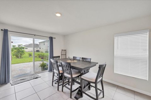 House in Bradenton, Florida 4 bedrooms, 208.84 sq.m. № 1905258 - photo 5