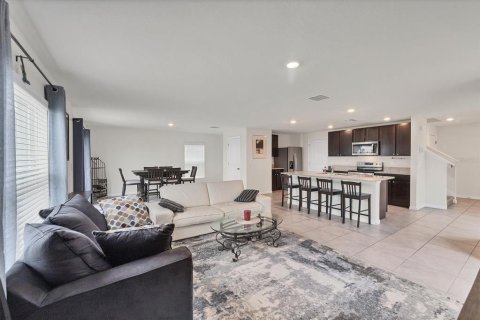 House in Bradenton, Florida 4 bedrooms, 208.84 sq.m. № 1905258 - photo 2