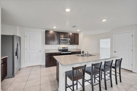 House in Bradenton, Florida 4 bedrooms, 208.84 sq.m. № 1905258 - photo 9