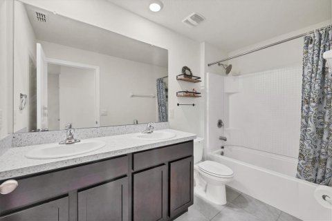 House in Bradenton, Florida 4 bedrooms, 208.84 sq.m. № 1905258 - photo 17